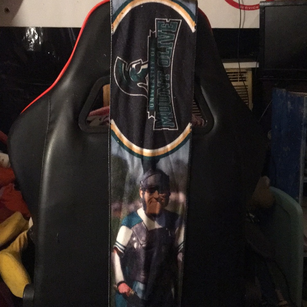 A mount olive scarf